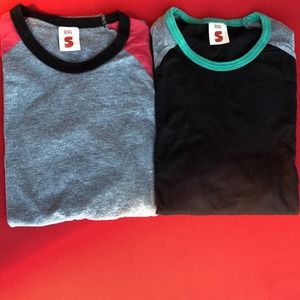 2 Pack of vintage Baseball shirts. 3/4 sleeve. Form fitting. Very Soft! Men’s S
